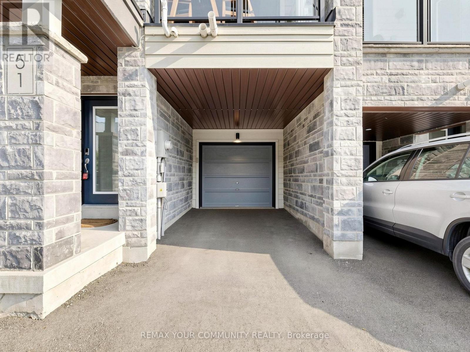51 Vantage Loop, Newmarket, Ontario L3X 0K9 - Photo 3 - N13561020