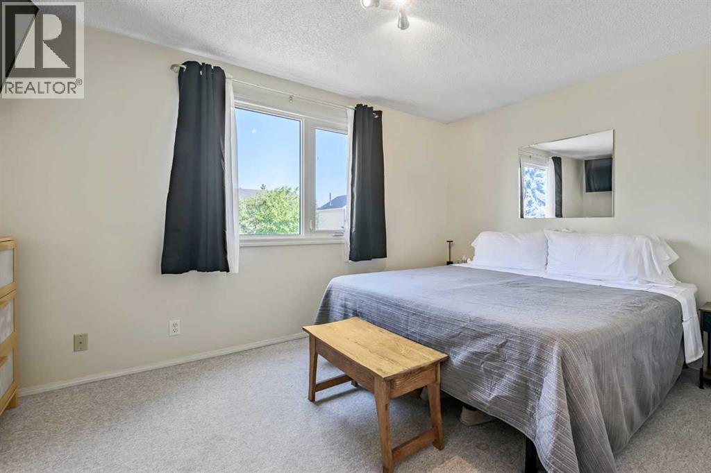 37 Erin Woods Place SE, Calgary, Alberta T2B 2W5 - Photo 14 - A2329364