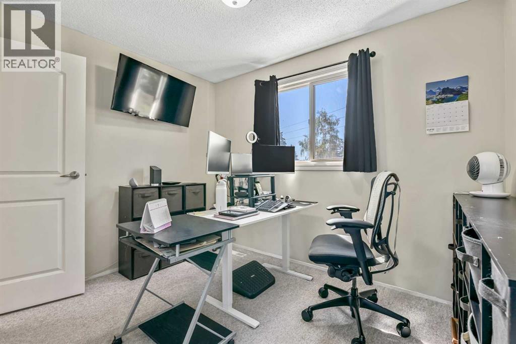 37 Erin Woods Place SE, Calgary, Alberta T2B 2W5 - Photo 19 - A2329364