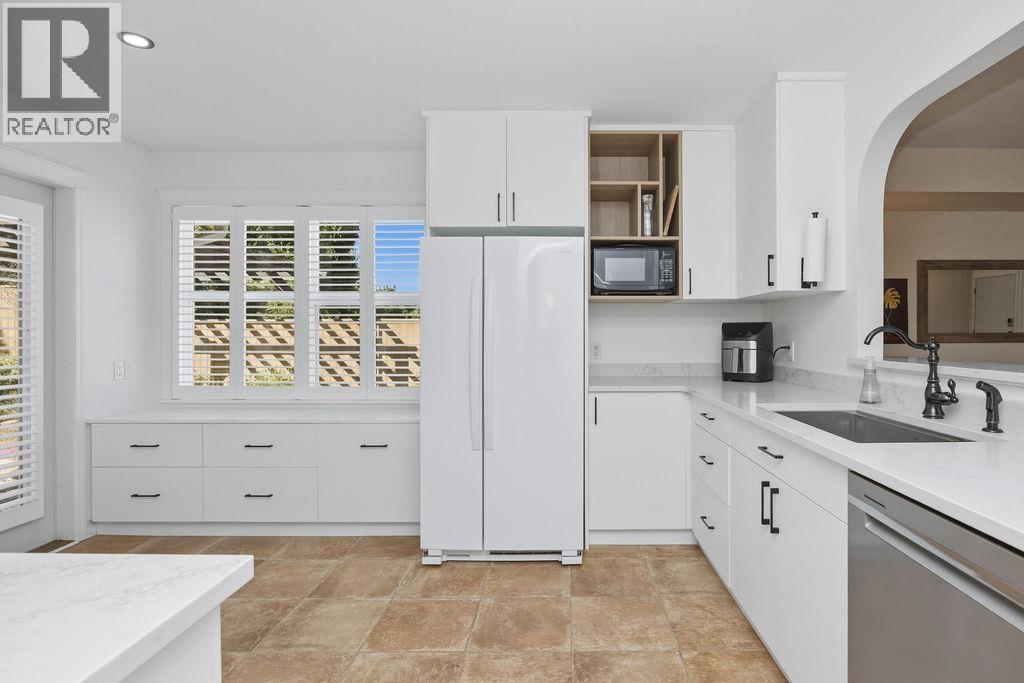 5636 Cascade Crescent, Sechelt, British Columbia V7Z 0M7 - Photo 12 - R3147696
