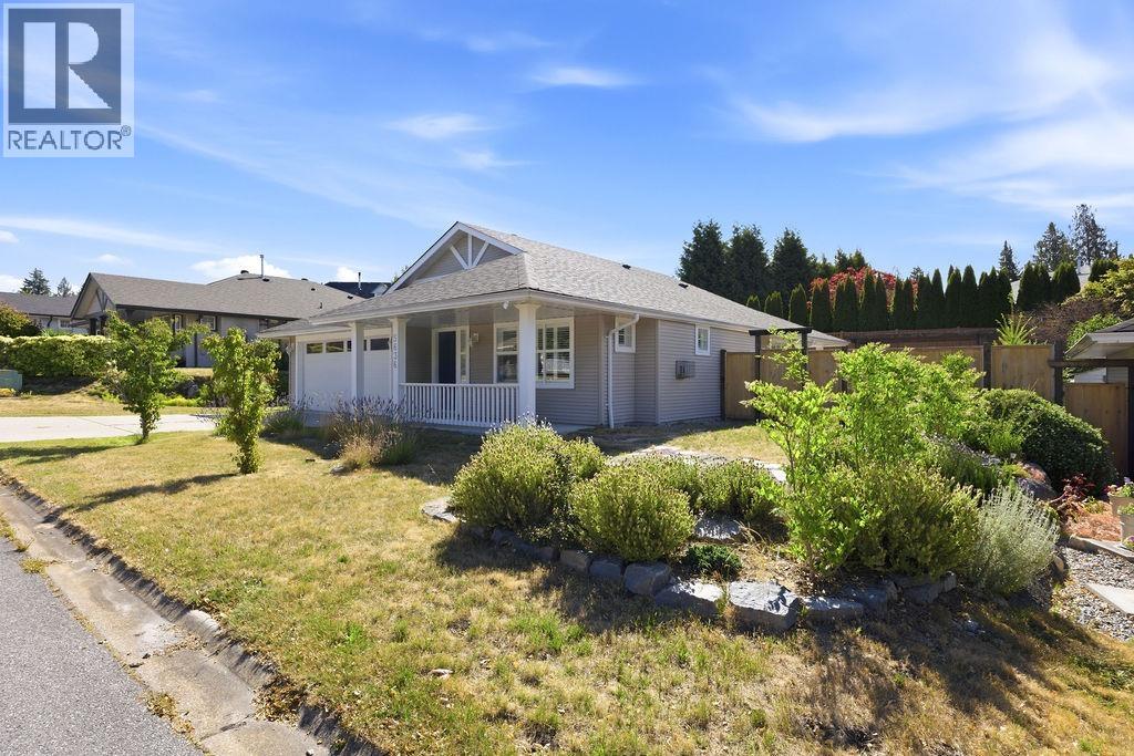 5636 Cascade Crescent, Sechelt, British Columbia V7Z 0M7 - Photo 3 - R3147696