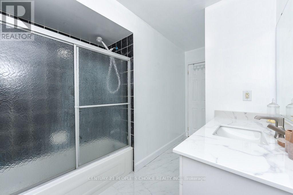 6 Sunny Glen Crescent, Brampton, Ontario L7A 1N5 - Photo 33 - W13576322