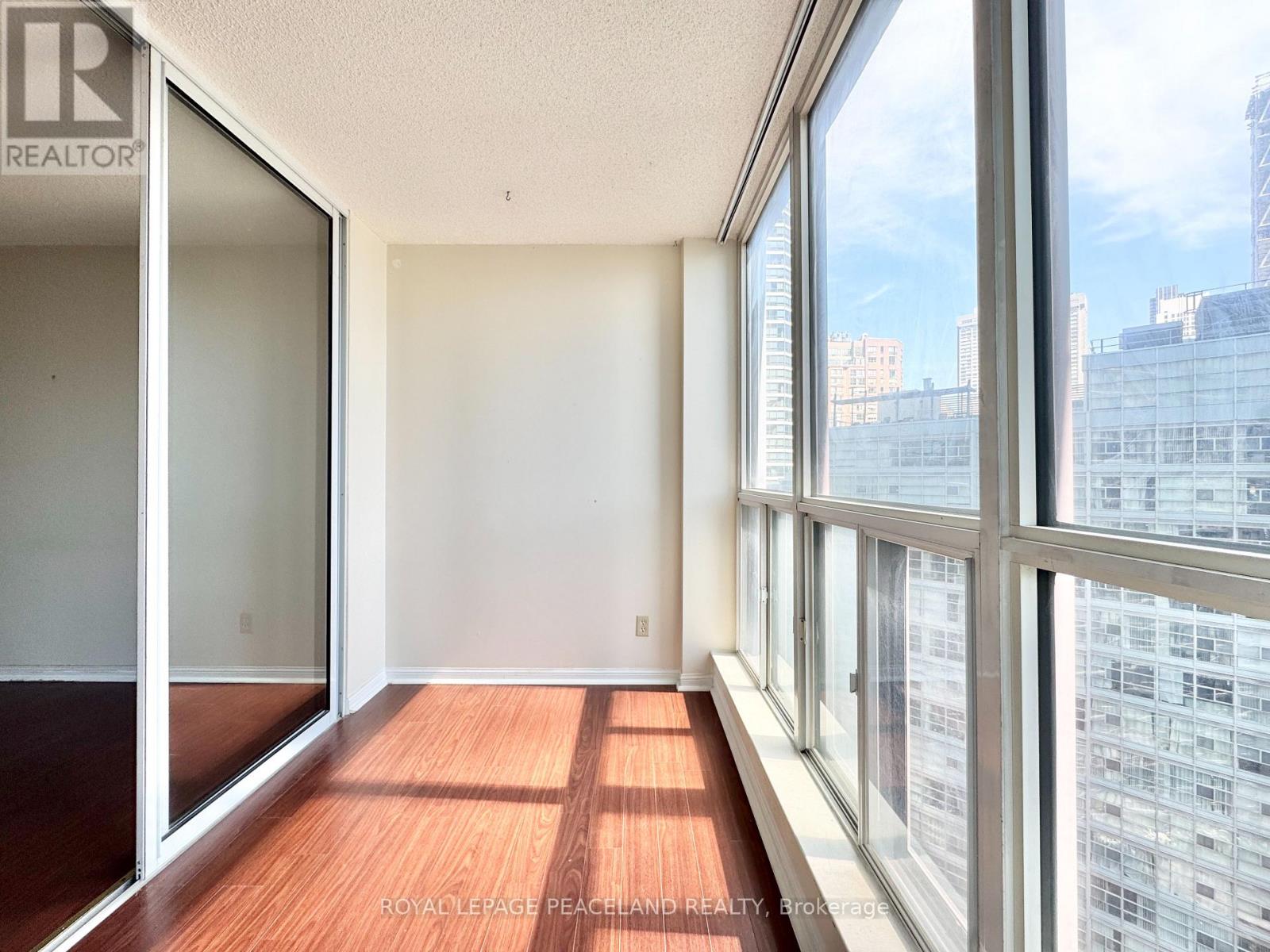 1709 - 24 Wellesley Street W, Toronto, Ontario  M4Y 2X6 - Photo 11 - C13580438