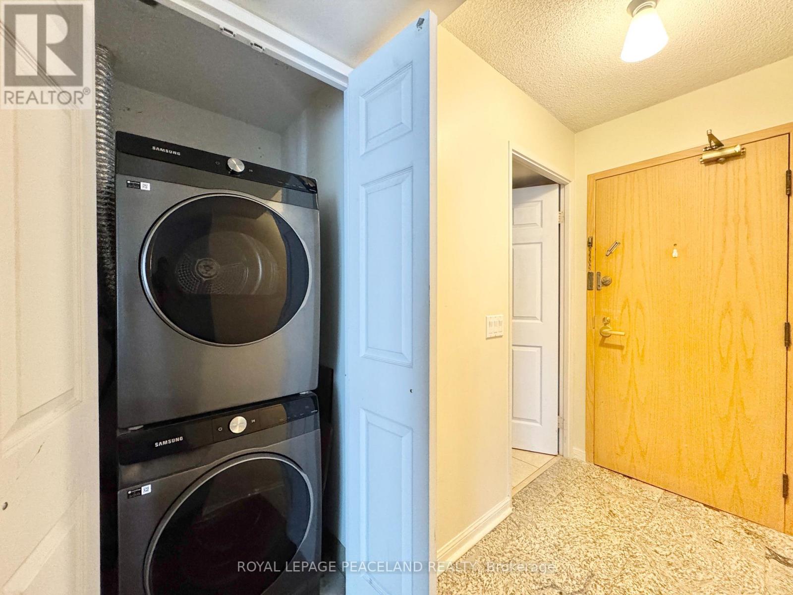 1709 - 24 Wellesley Street W, Toronto, Ontario  M4Y 2X6 - Photo 5 - C13580438