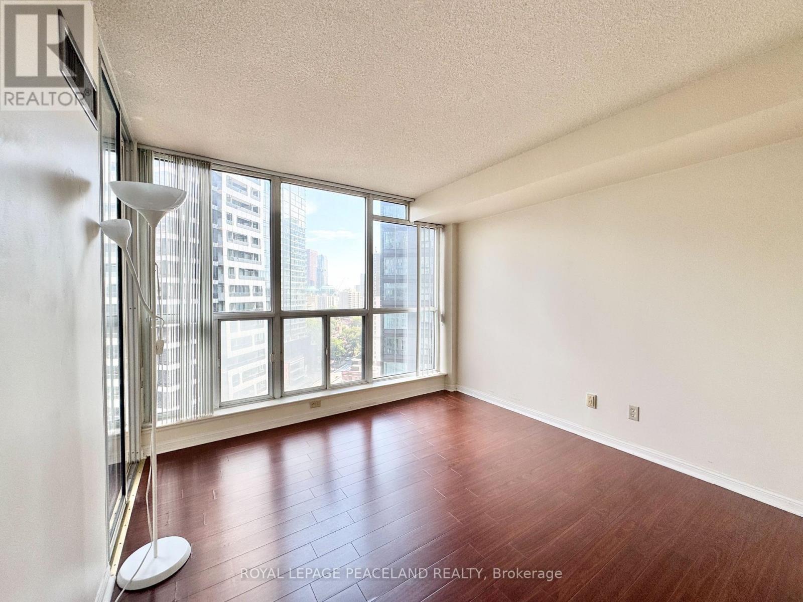 1709 - 24 Wellesley Street W, Toronto, Ontario  M4Y 2X6 - Photo 9 - C13580438