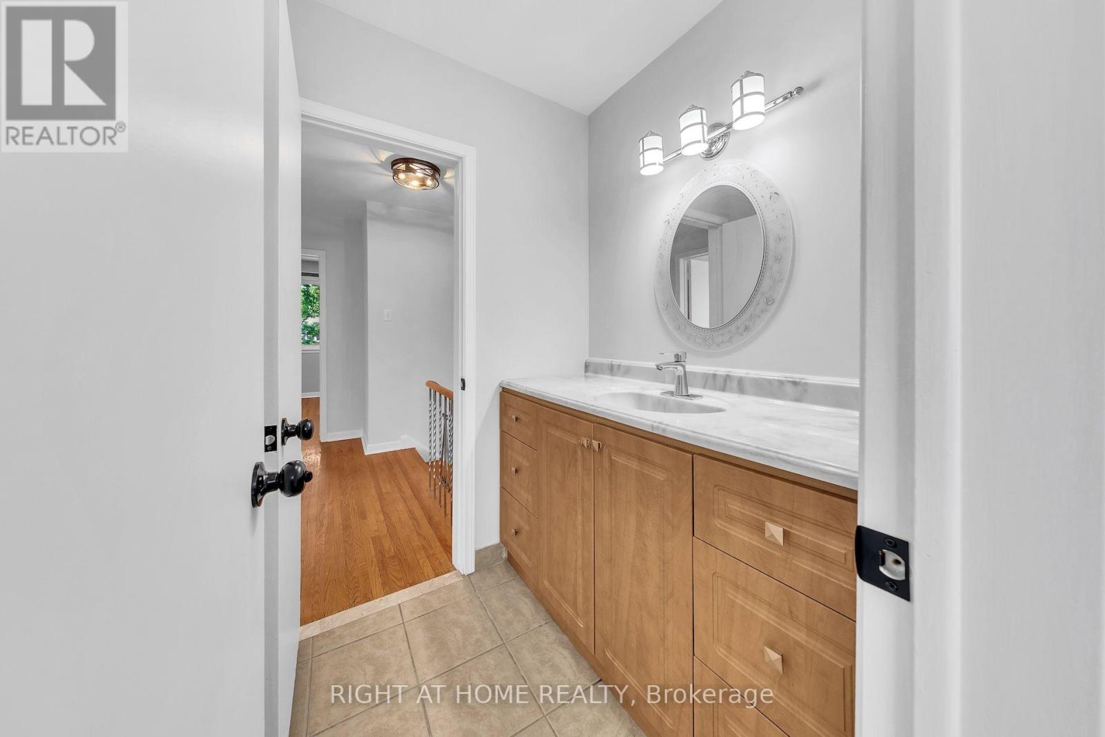 88 Peckham Avenue, Toronto, Ontario M2R 2V5 - Photo 13 - C13580442