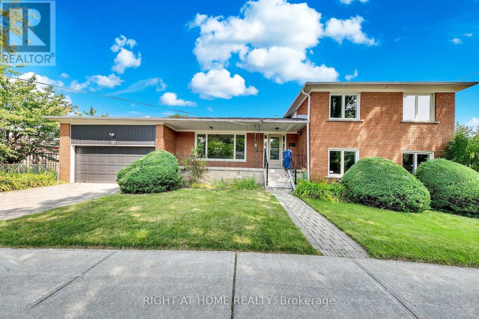 88 Peckham Avenue, Toronto, Ontario M2R 2V5 - Photo 2 - C13580442