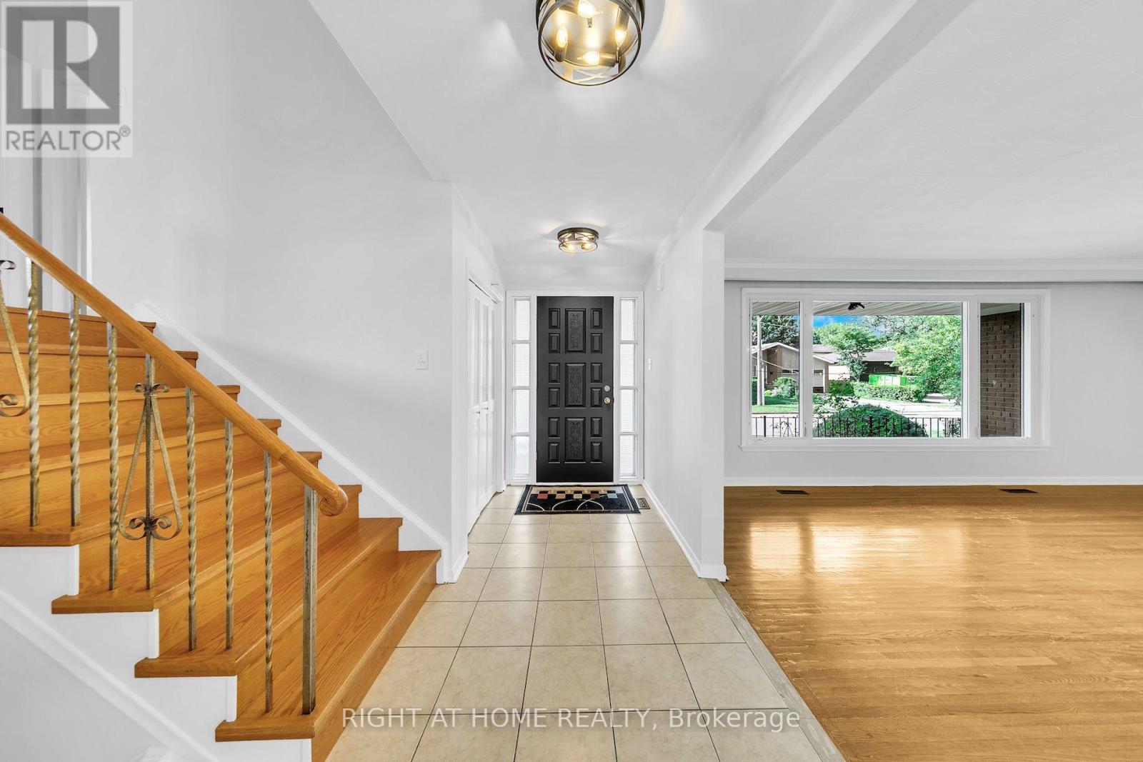 88 Peckham Avenue, Toronto, Ontario M2R 2V5 - Photo 3 - C13580442