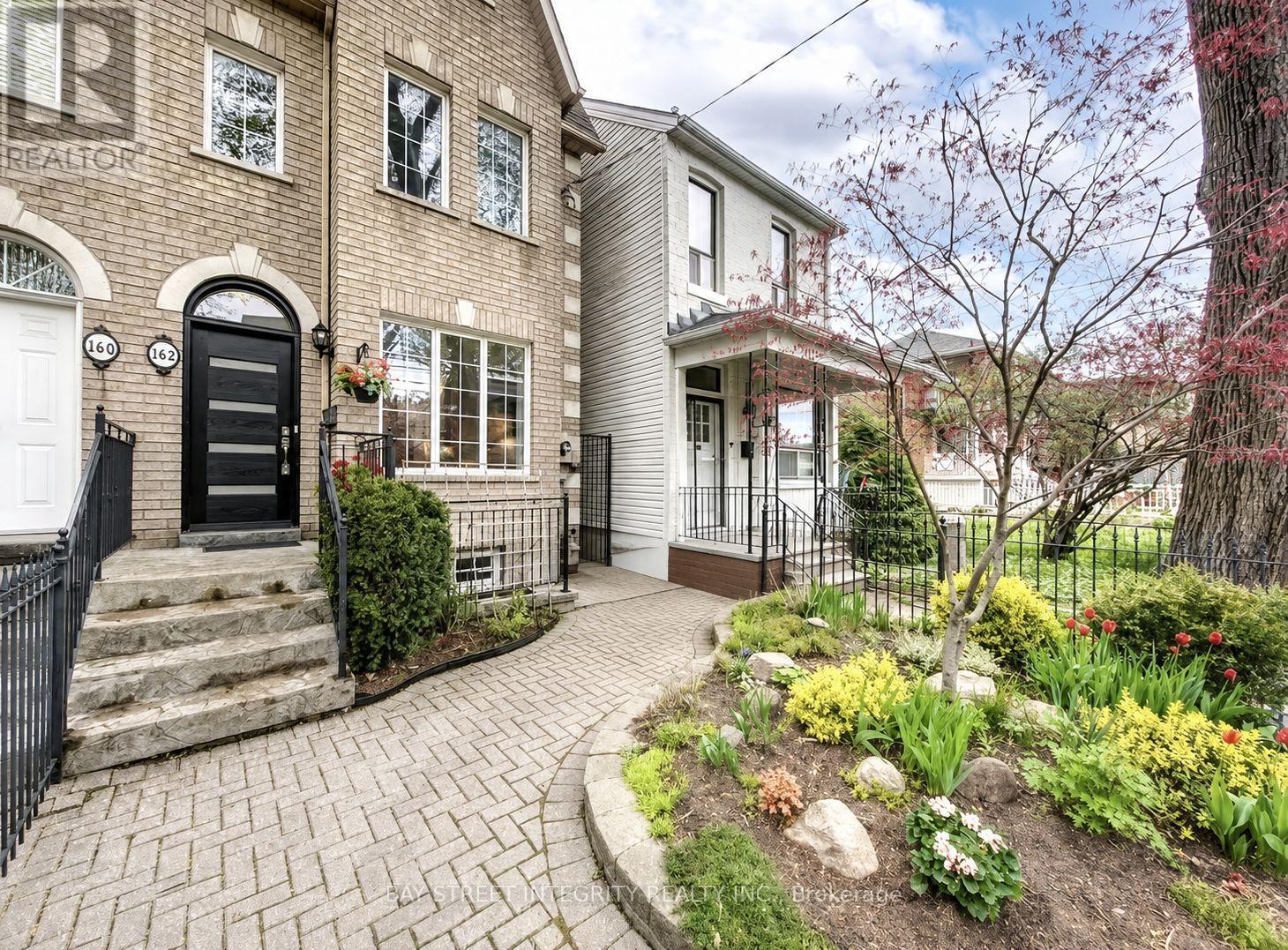Upper 162 Claremont Street, Toronto, Ontario M6J 2M8 - Photo 2 - C13580446
