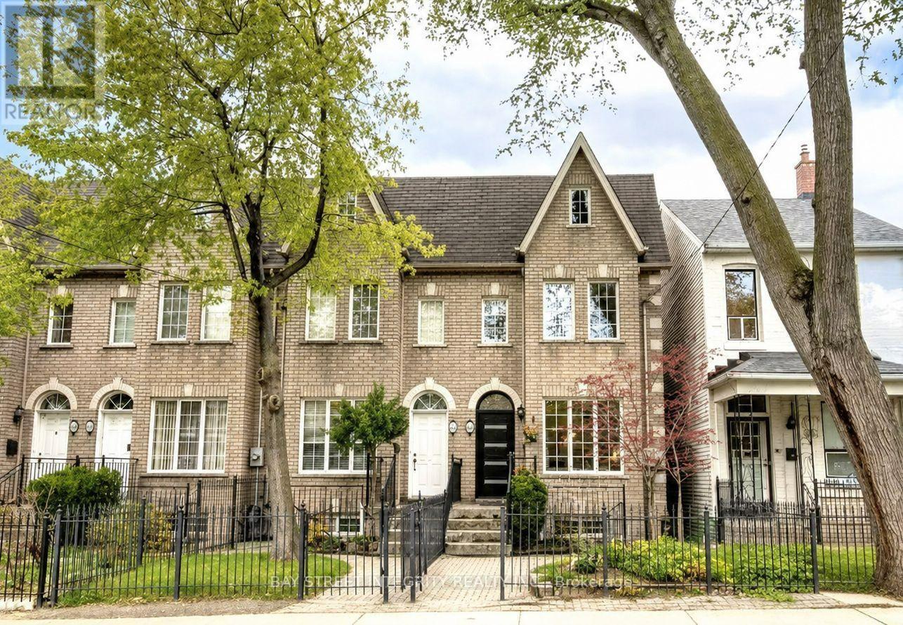 Upper 162 Claremont Street, Toronto, Ontario M6J 2M8 - Photo 3 - C13580446
