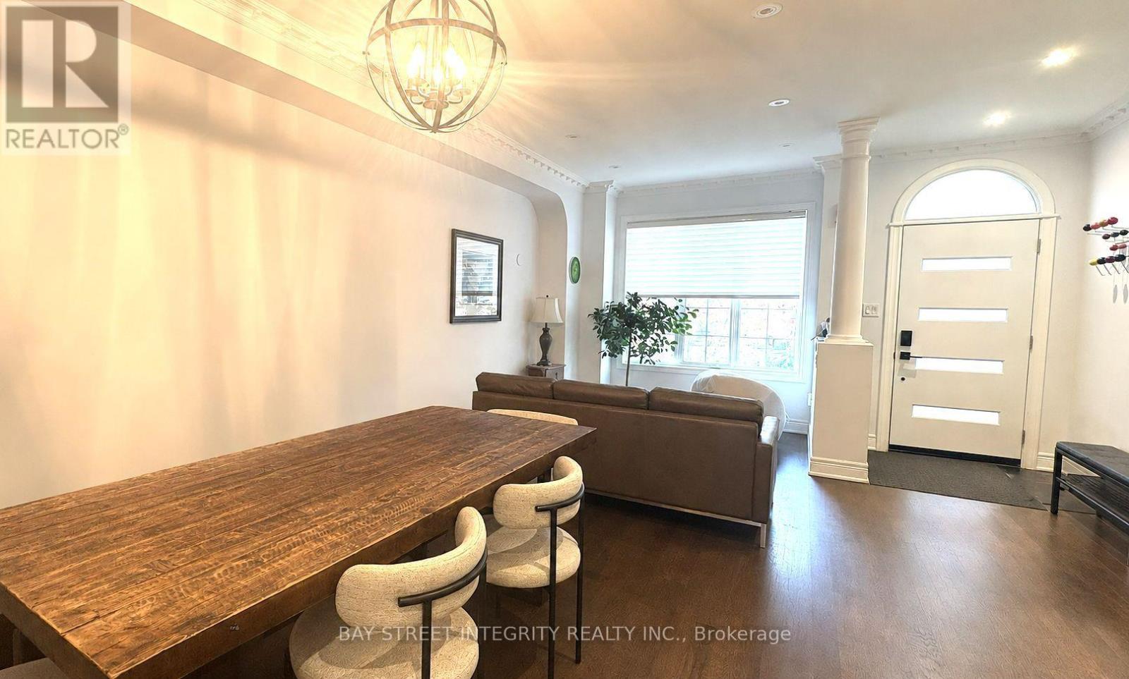 Upper 162 Claremont Street, Toronto, Ontario M6J 2M8 - Photo 4 - C13580446