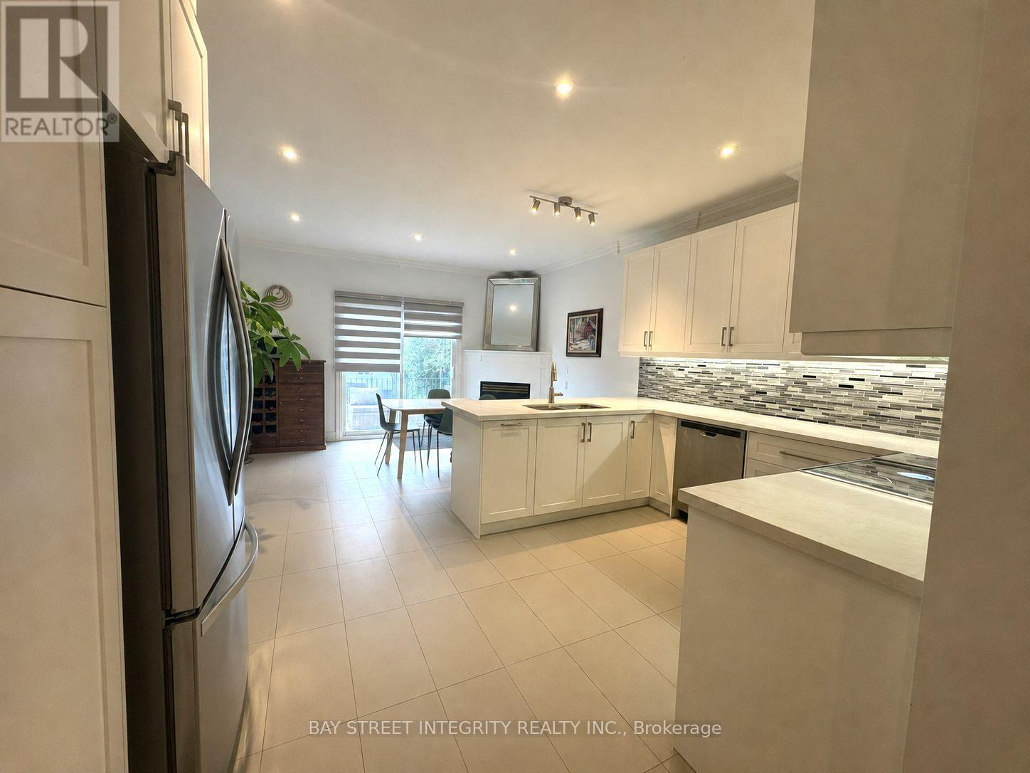 Upper 162 Claremont Street, Toronto, Ontario M6J 2M8 - Photo 7 - C13580446