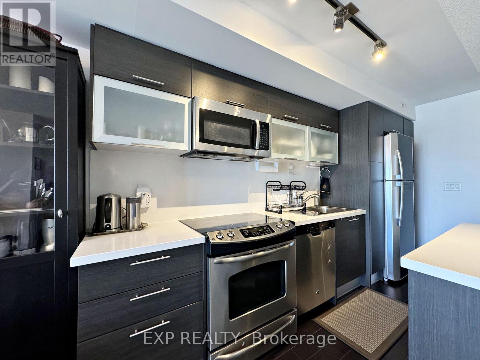 2705 - 386 Yonge Street, Toronto, Ontario  M5B 0A5 - Photo 3 - C13580462