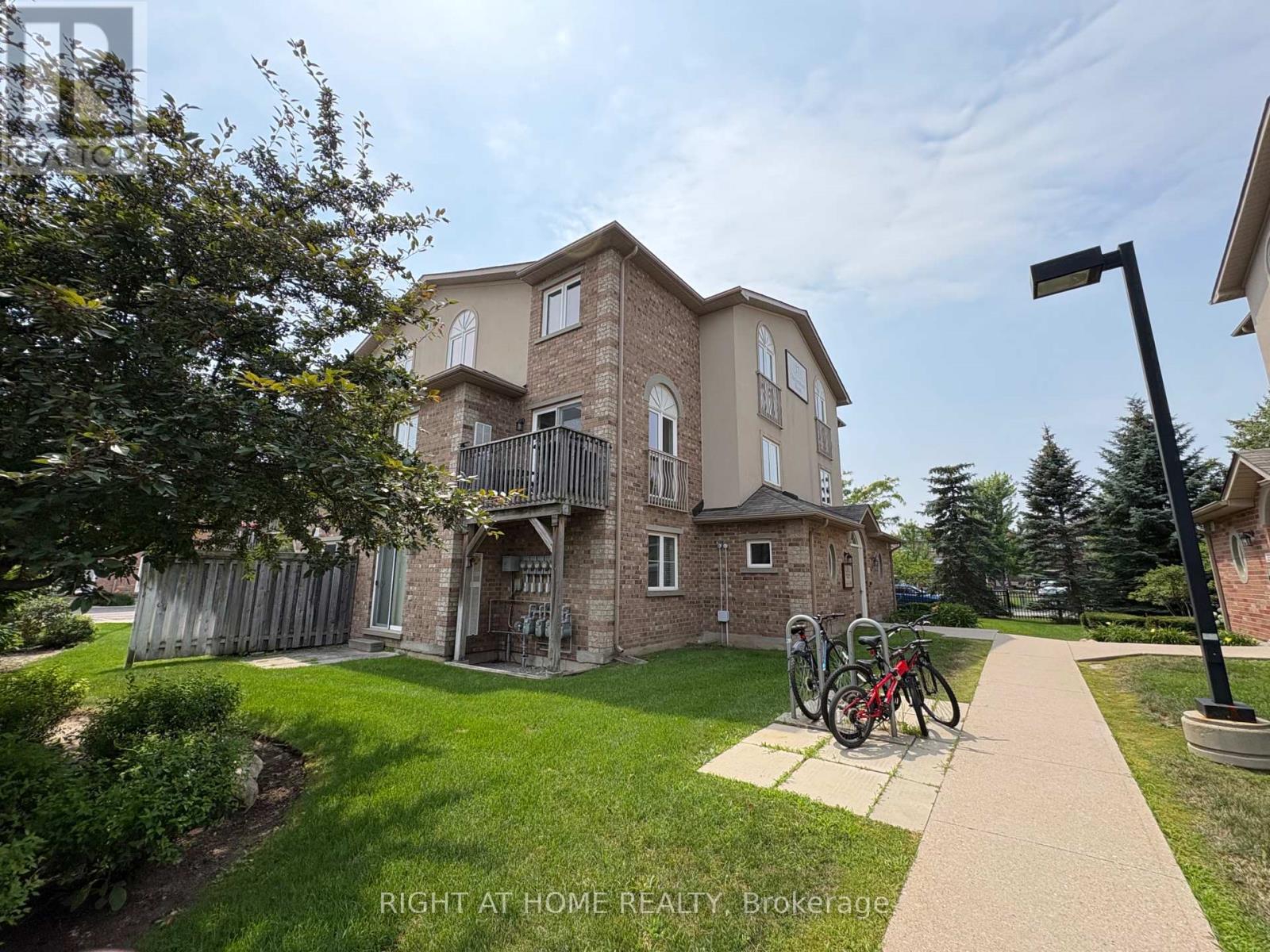 2 - 17 CHELTENHAM ROAD, Barrie, Ontario
