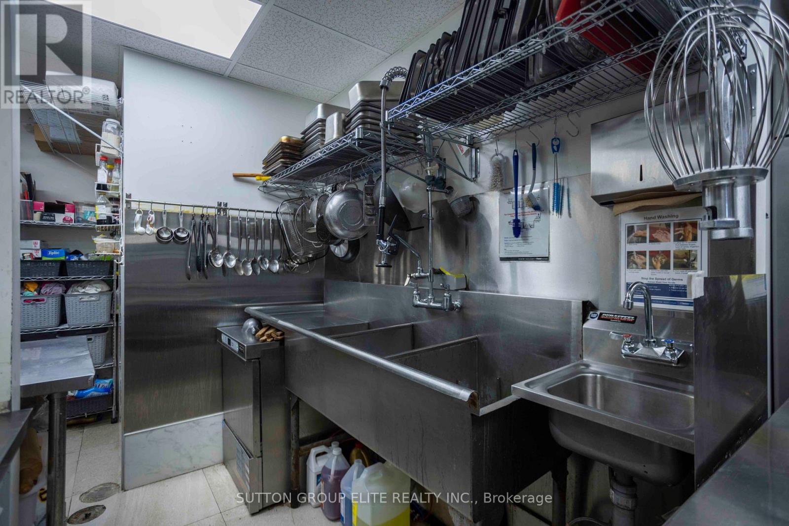 6 - 4801 Steeles Avenue W, Toronto, Ontario  M9L 2W1 - Photo 9 - W13580422