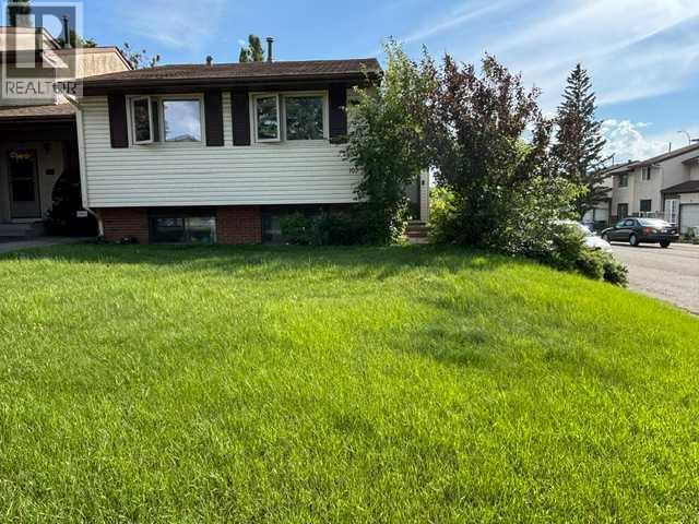 107 Silvergrove Road Nw, Calgary, Alberta T3B 4Z6 - Photo 2 - A2327658