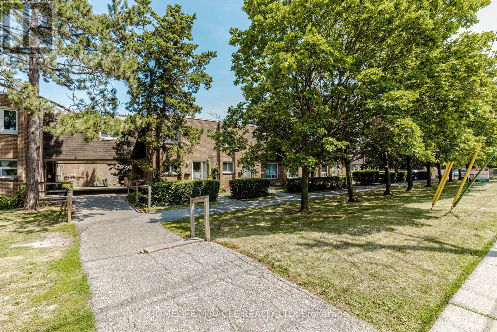 29 - 1730 Albion Road, Toronto, Ontario M9V 1C1 - Photo 6 - W13554112