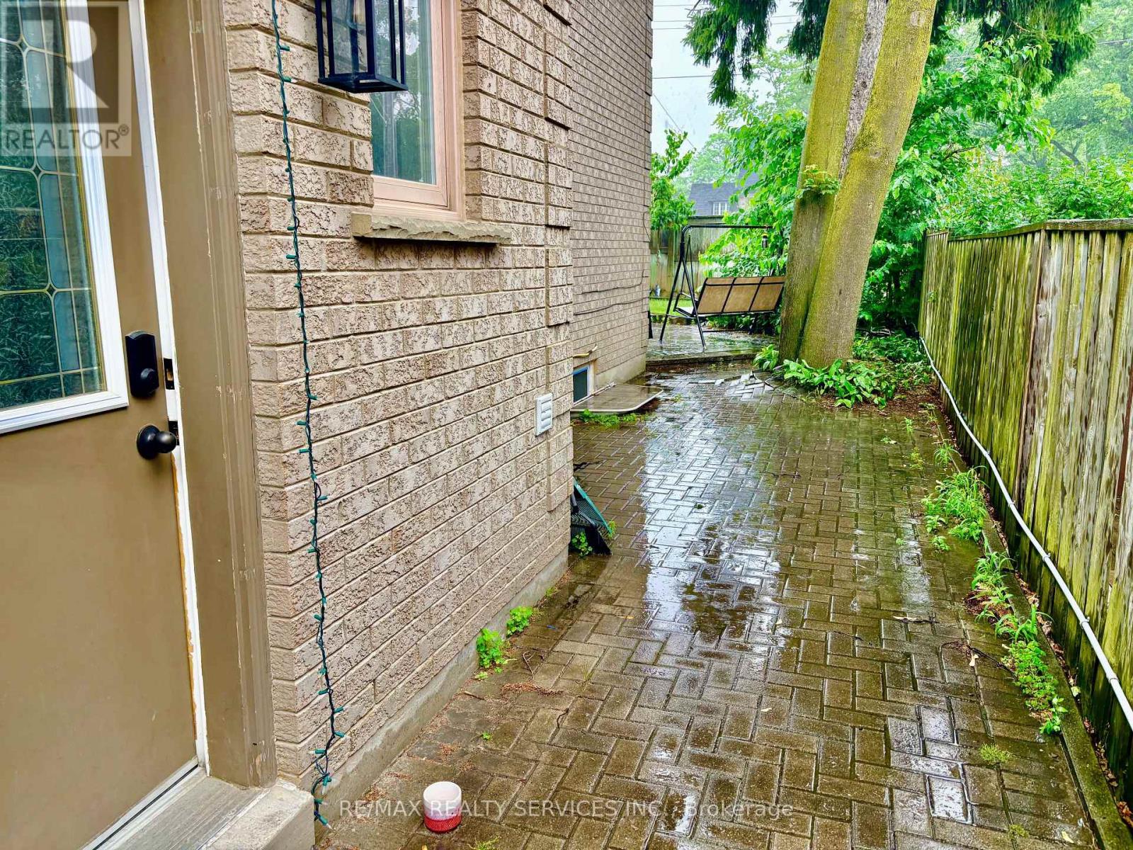 1543 Polesden Drive, Mississauga, Ontario L5G 4P8 - Photo 15 - W13579898
