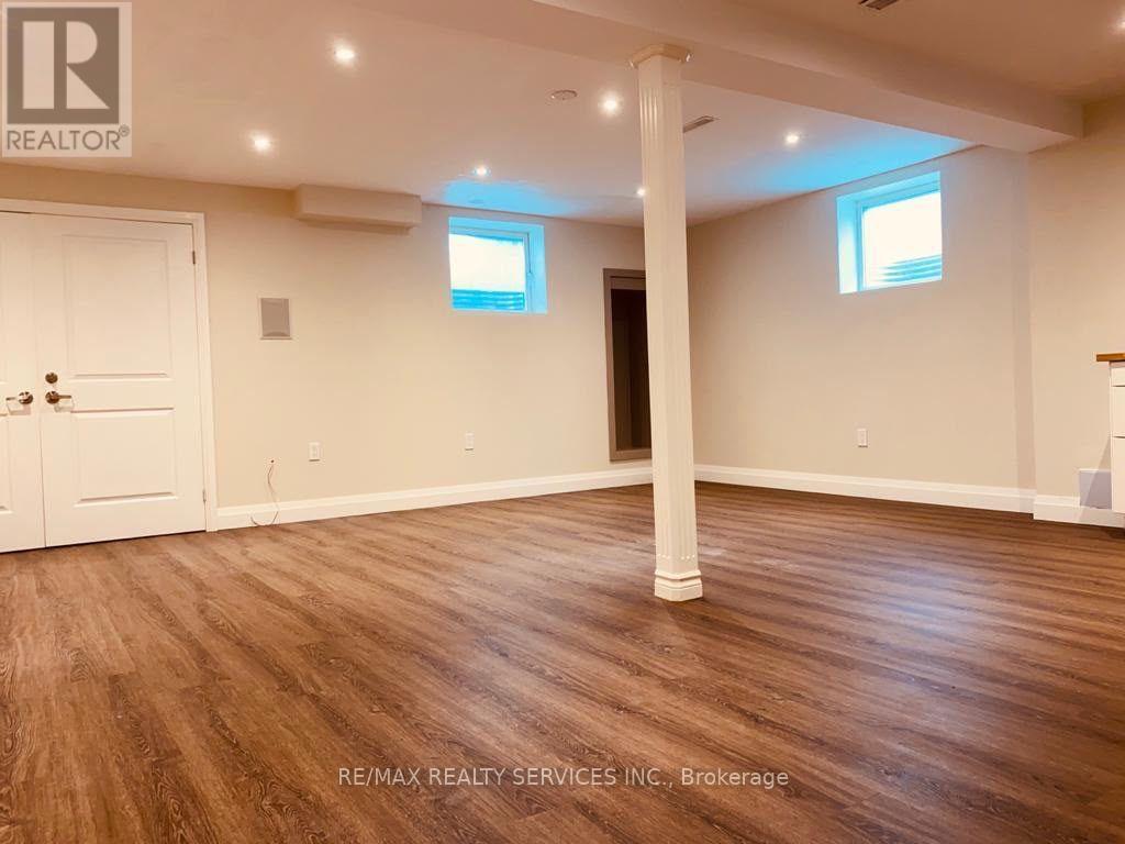 1543 Polesden Drive, Mississauga, Ontario L5G 4P8 - Photo 6 - W13579898