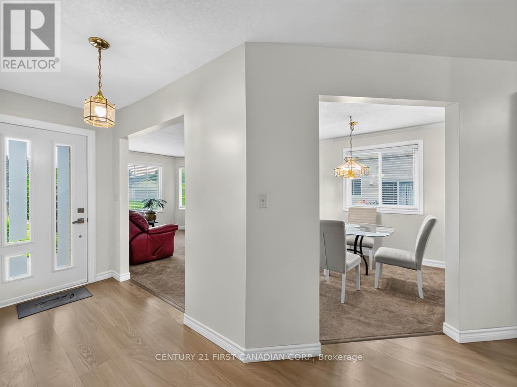 257 Fennel Street, Blandford-Blenheim, Ontario  N0J 1S0 - Photo 5 - X13536524