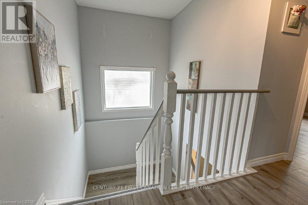 91 Meadowridge Road, London North, Ontario  N6H 5E6 - Photo 12 - X13580496