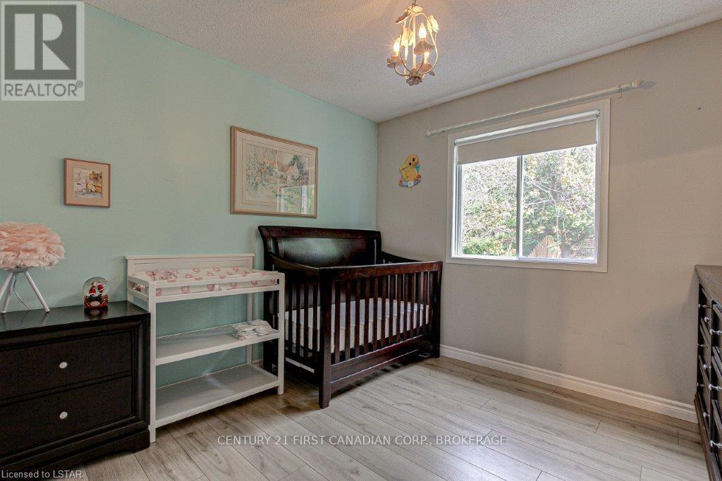 91 Meadowridge Road, London North, Ontario  N6H 5E6 - Photo 16 - X13580496