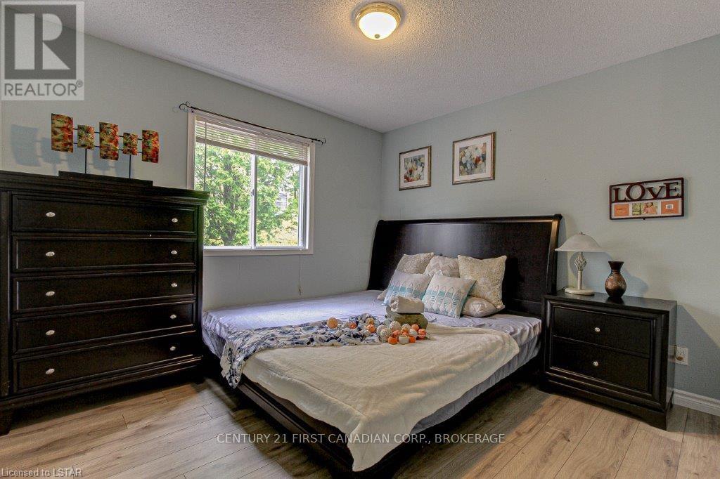 91 Meadowridge Road, London North, Ontario  N6H 5E6 - Photo 18 - X13580496