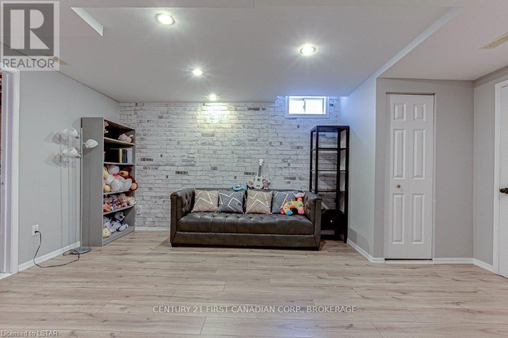 91 Meadowridge Road, London North, Ontario  N6H 5E6 - Photo 21 - X13580496