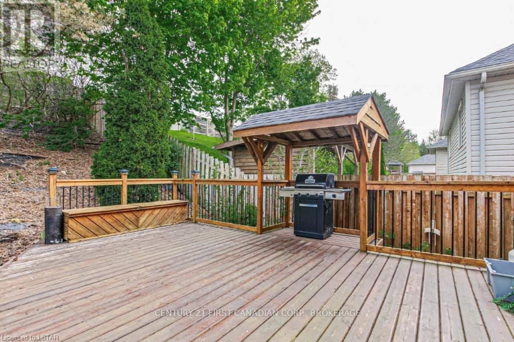91 Meadowridge Road, London North, Ontario  N6H 5E6 - Photo 25 - X13580496
