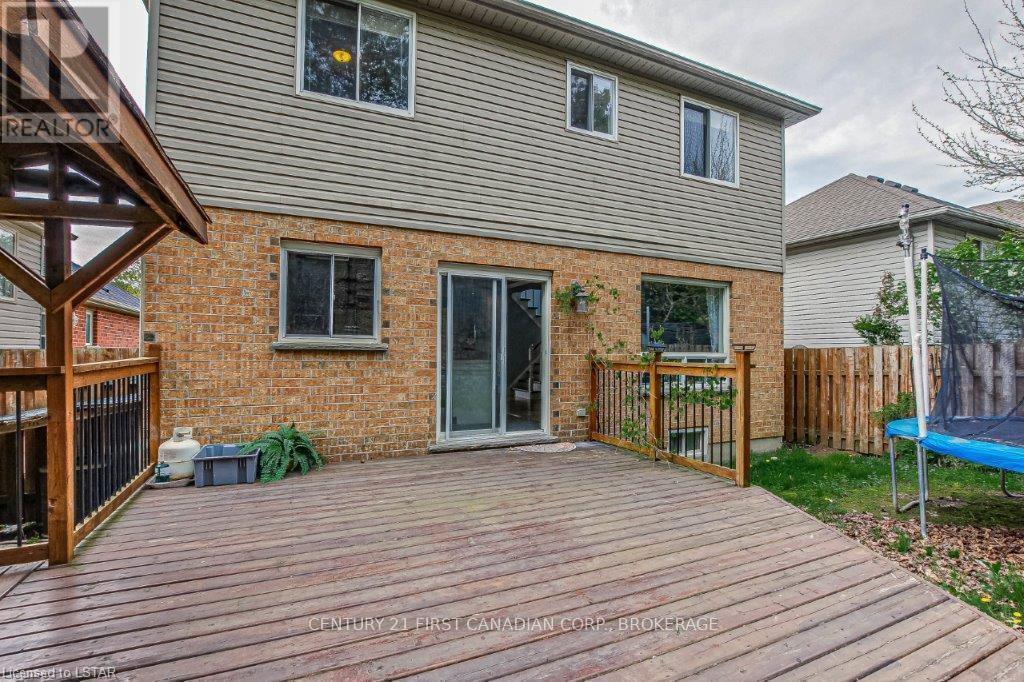 91 Meadowridge Road, London North, Ontario  N6H 5E6 - Photo 27 - X13580496