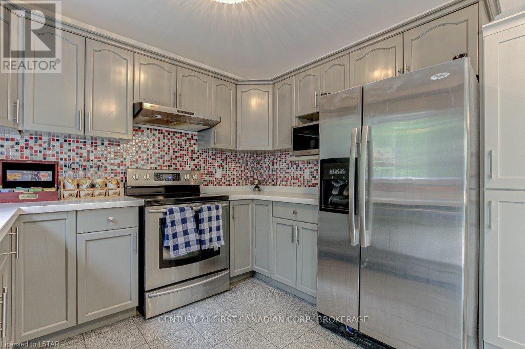 91 Meadowridge Road, London North, Ontario  N6H 5E6 - Photo 6 - X13580496