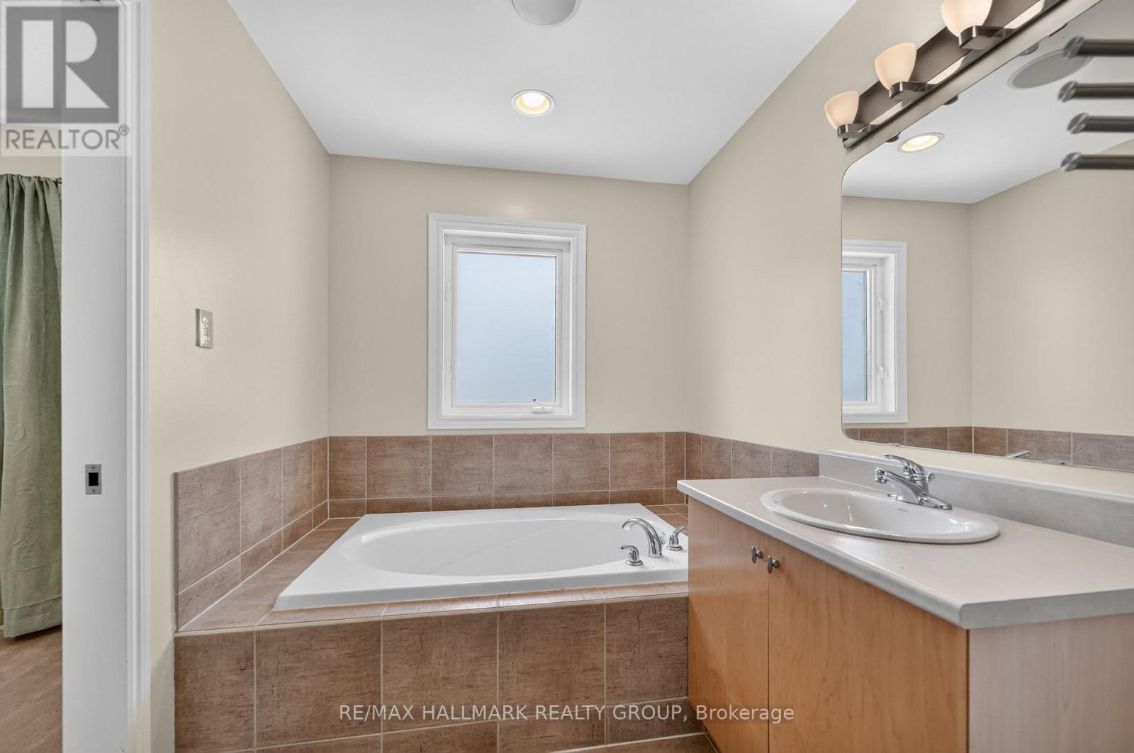 2028 Melette Crescent, Ottawa, Ontario  K4A 4X1 - Photo 19 - X13580520