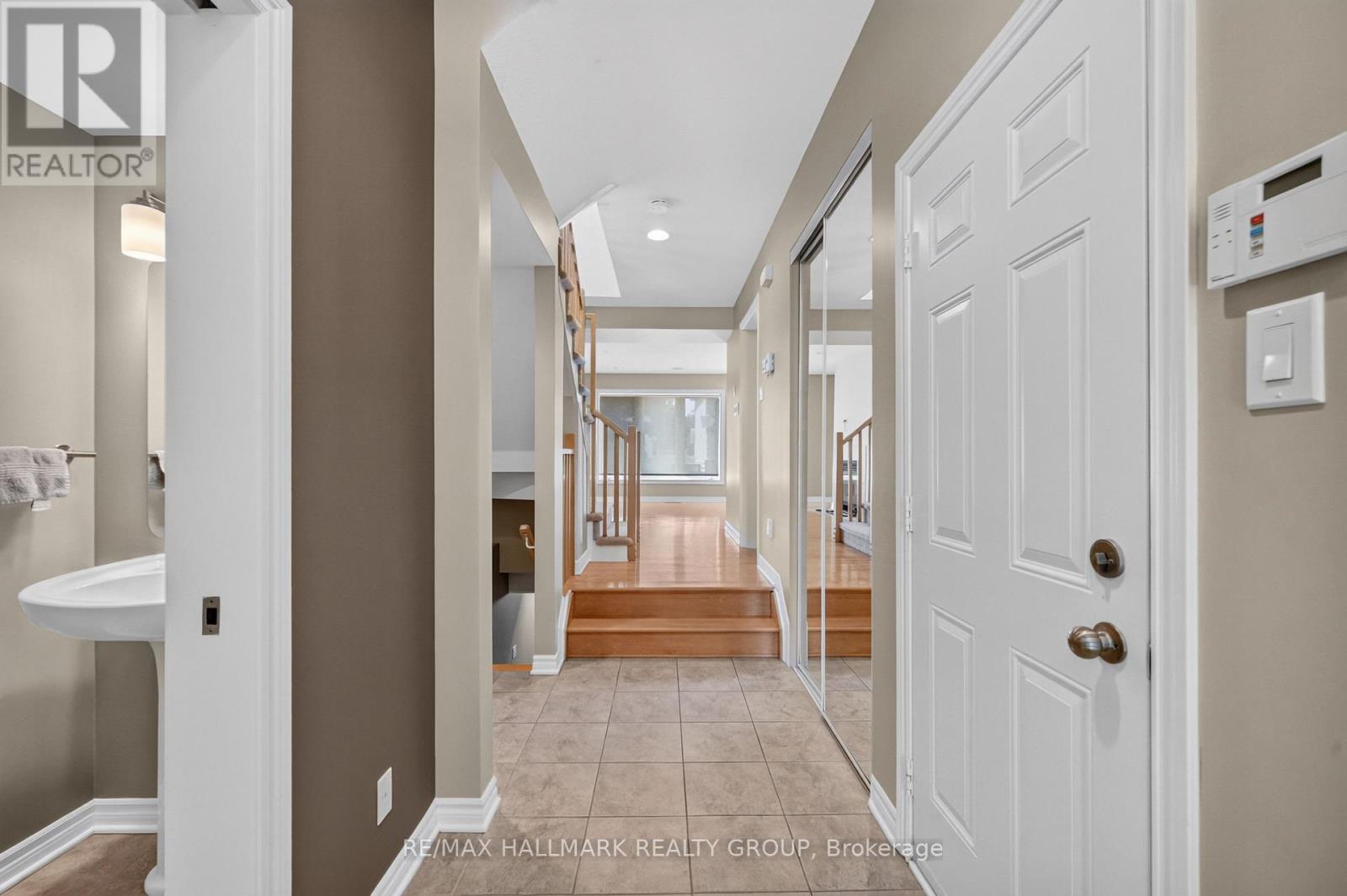 2028 Melette Crescent, Ottawa, Ontario  K4A 4X1 - Photo 3 - X13580520