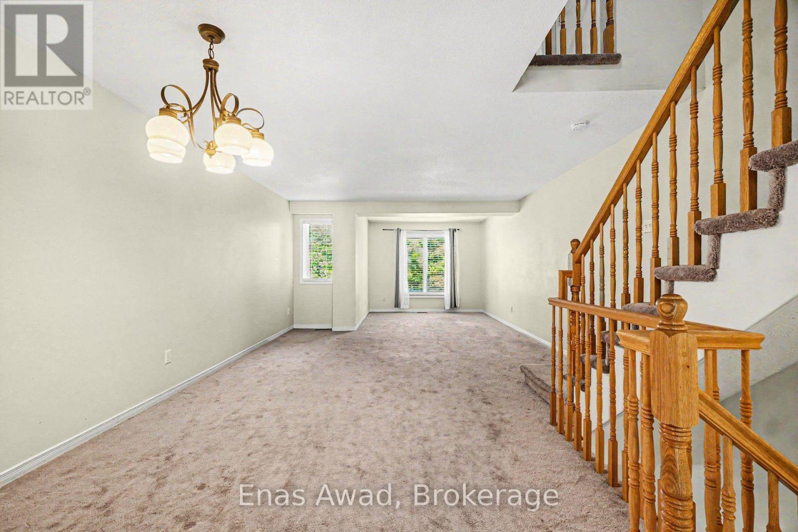 7 Rothbury Crescent, Ottawa, Ontario  K1K 4N4 - Photo 2 - X13580554