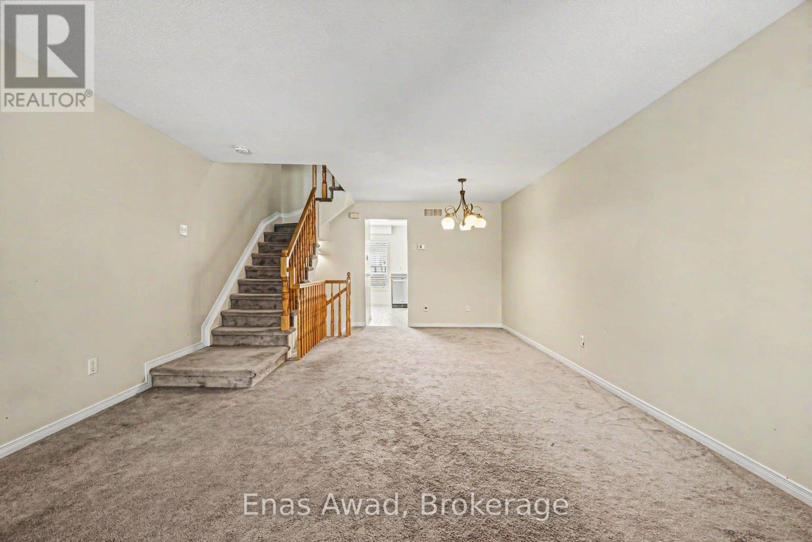 7 Rothbury Crescent, Ottawa, Ontario  K1K 4N4 - Photo 3 - X13580554