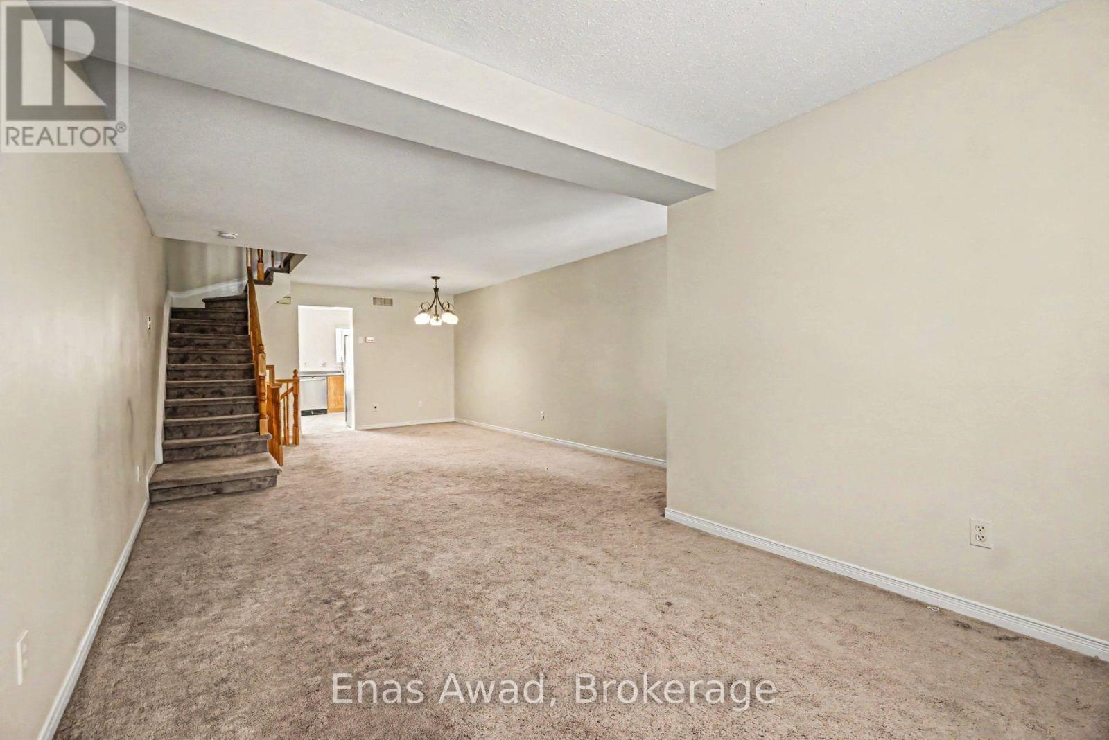 7 Rothbury Crescent, Ottawa, Ontario  K1K 4N4 - Photo 4 - X13580554