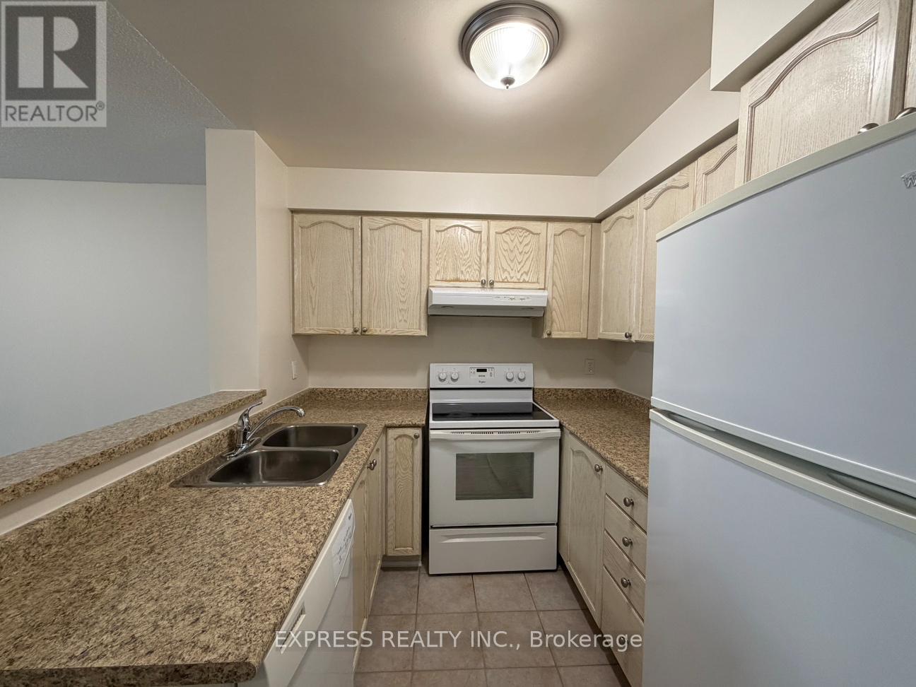 Lph06 - 29 Pemberton Avenue, Toronto, Ontario  M2M 4L5 - Photo 2 - C13580494