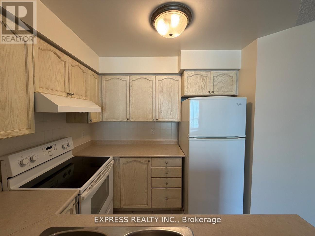 1106 - 29 Pemberton Avenue, Toronto, Ontario  M2M 4L5 - Photo 2 - C13580512