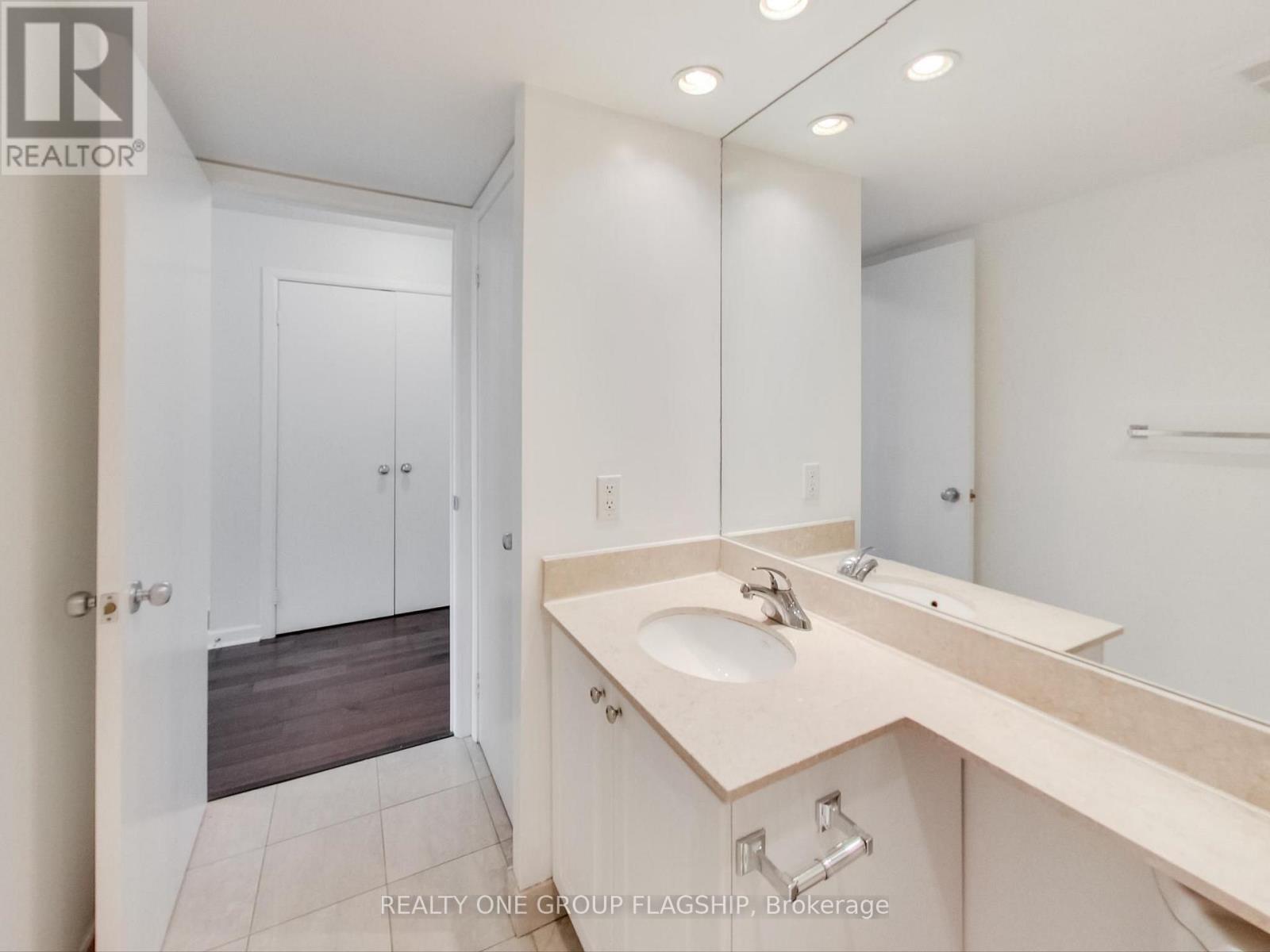 2013 - 8 Park Road, Toronto, Ontario  M4W 3S5 - Photo 15 - C13580544