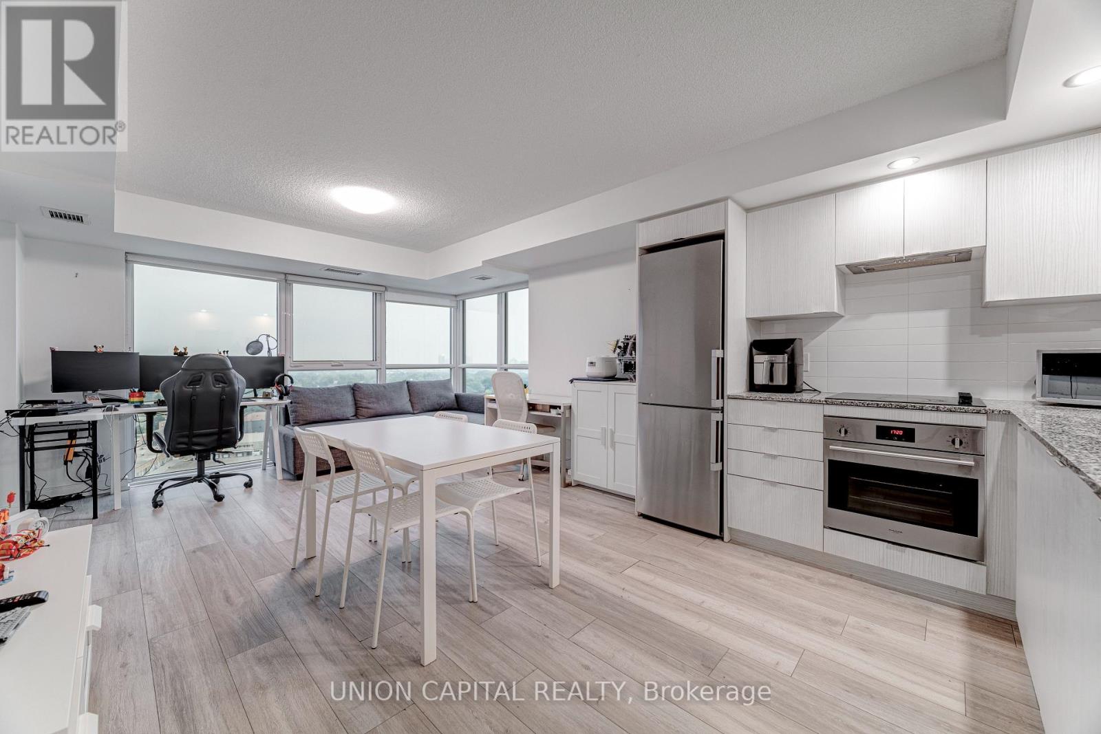 2010 - 225 VILLAGE GREEN SQUARE, Toronto (Agincourt South-Malvern West)