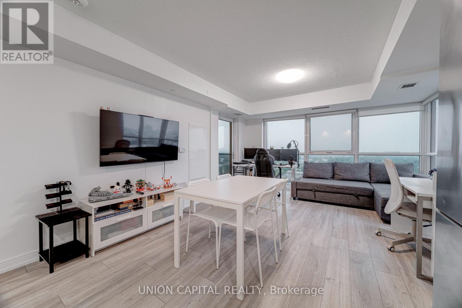 2010 - 225 Village Green Square, Toronto, Ontario  M1S 0K5 - Photo 6 - E13580464