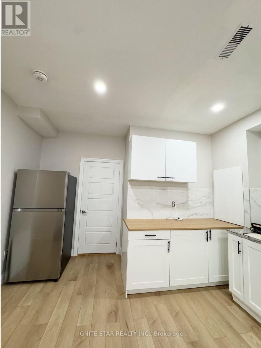 Unknown Address, ,    - Photo 2 - W13580482