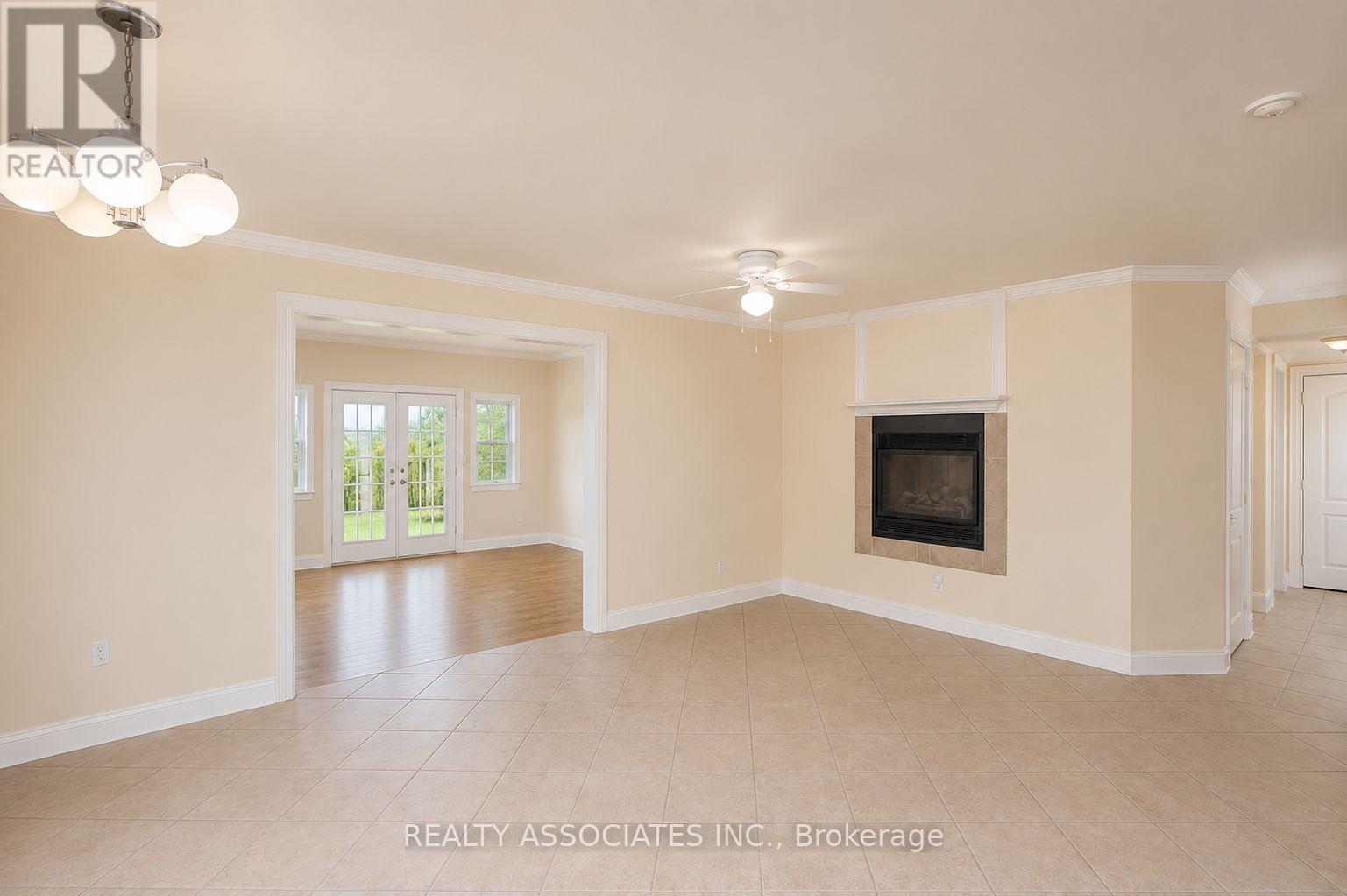 374 Irene Drive, Georgina, Ontario L4P 3B2 - Photo 5 - N13579972