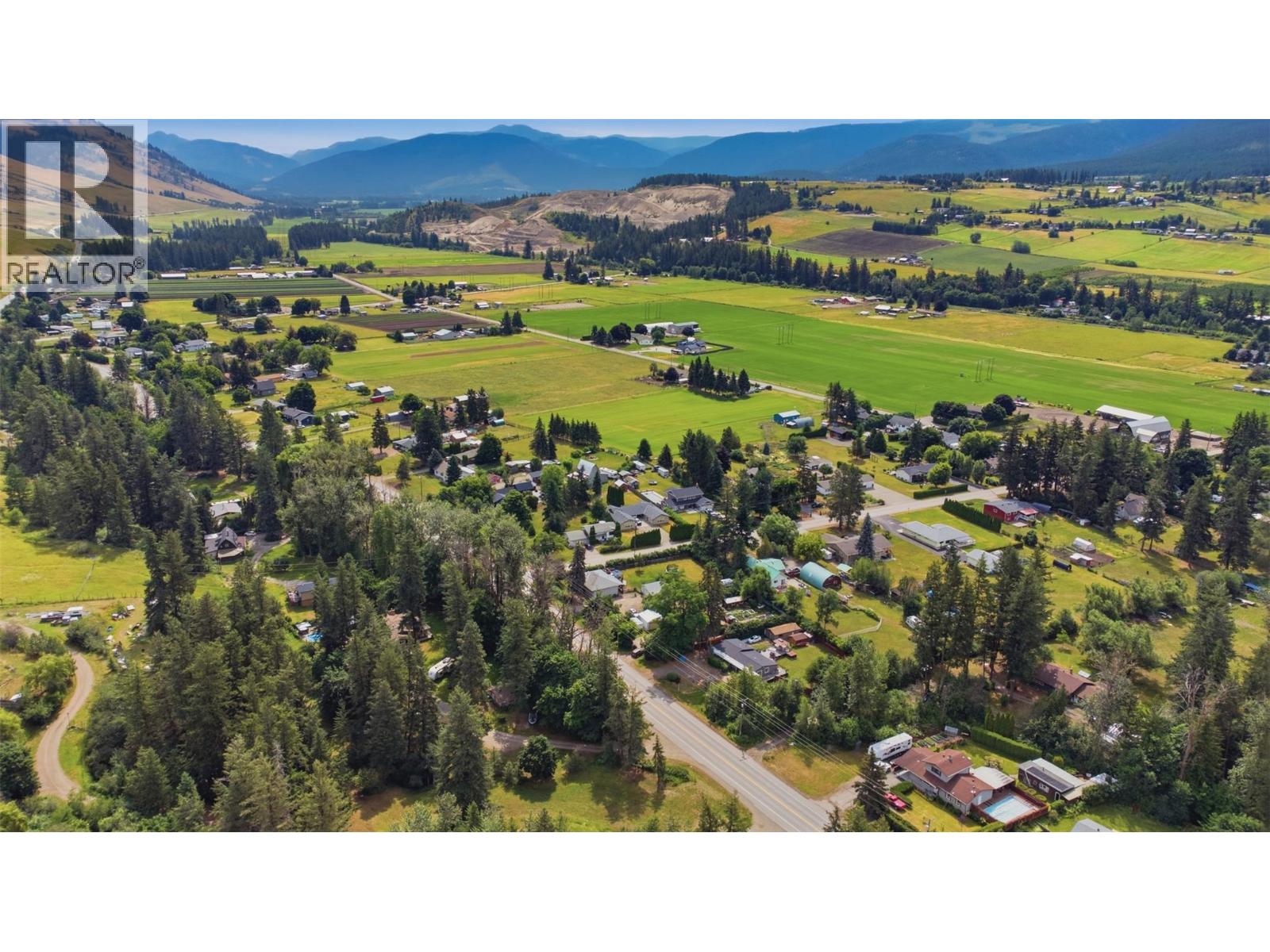 5830 6 Highway, Lavington, British Columbia V1B 3E1 - Photo 12 - 10393505