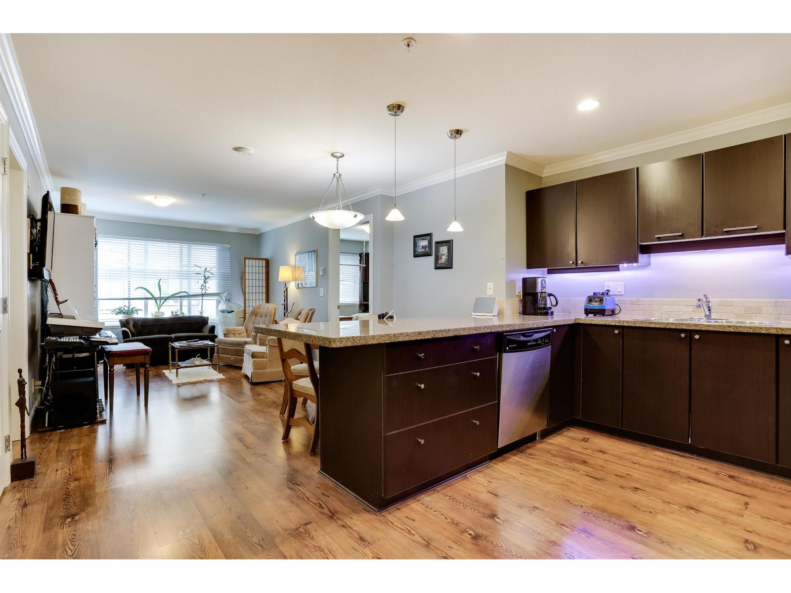 102 5474 198 Street, Langley, British Columbia  V3A 1G2 - Photo 4 - R3145579