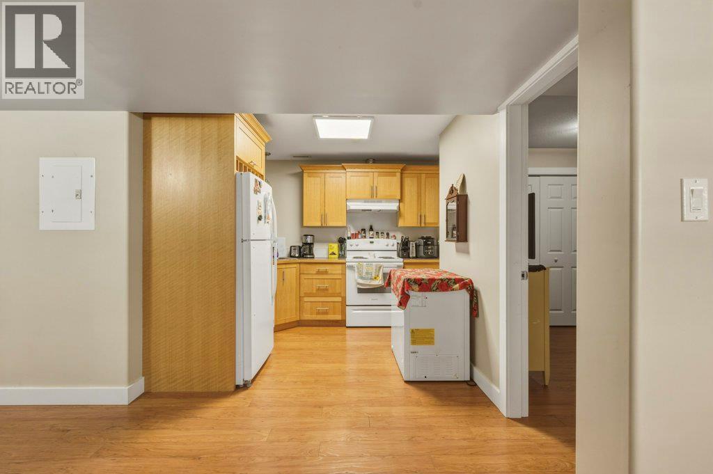 900 10 Avenue SE Unit# 28, Salmon Arm, British Columbia V1E 2W6 - Photo 53 - 10393729