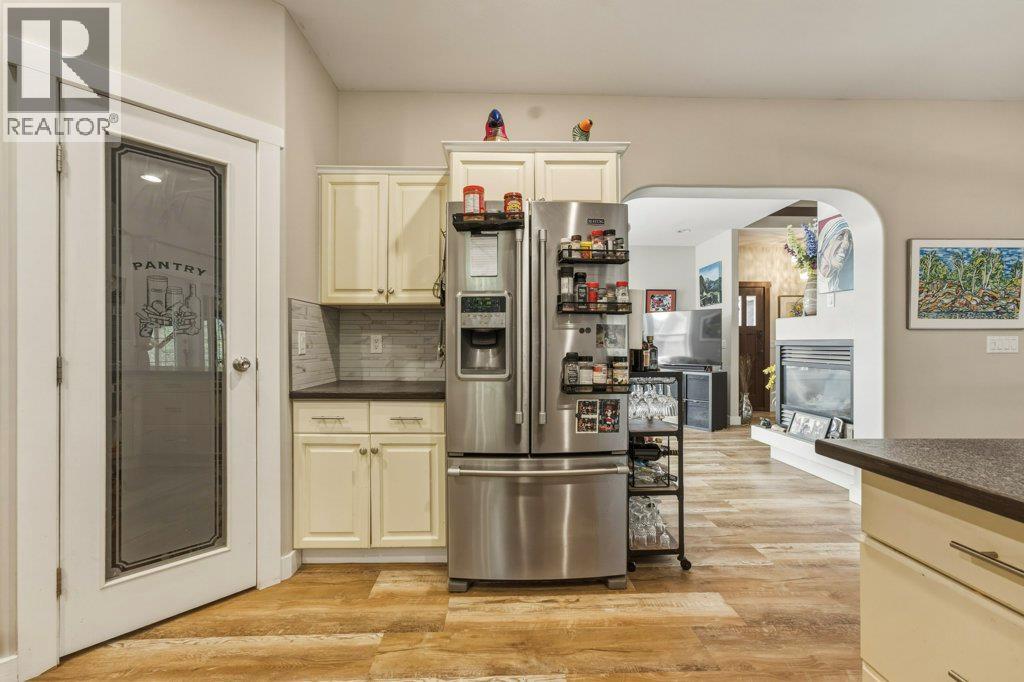 900 10 Avenue SE Unit# 28, Salmon Arm, British Columbia V1E 2W6 - Photo 13 - 10393729