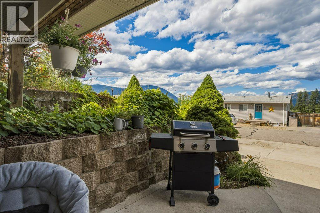 900 10 Avenue SE Unit# 28, Salmon Arm, British Columbia V1E 2W6 - Photo 60 - 10393729