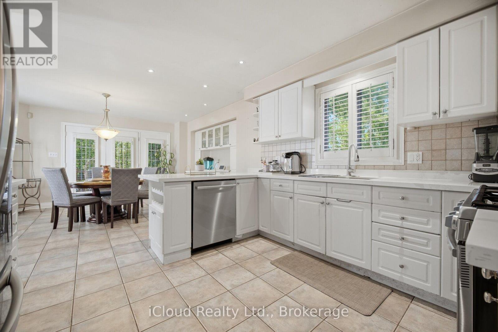 88 Southcreek Court, Hamilton, Ontario  L9K 1M2 - Photo 11 - X13575962