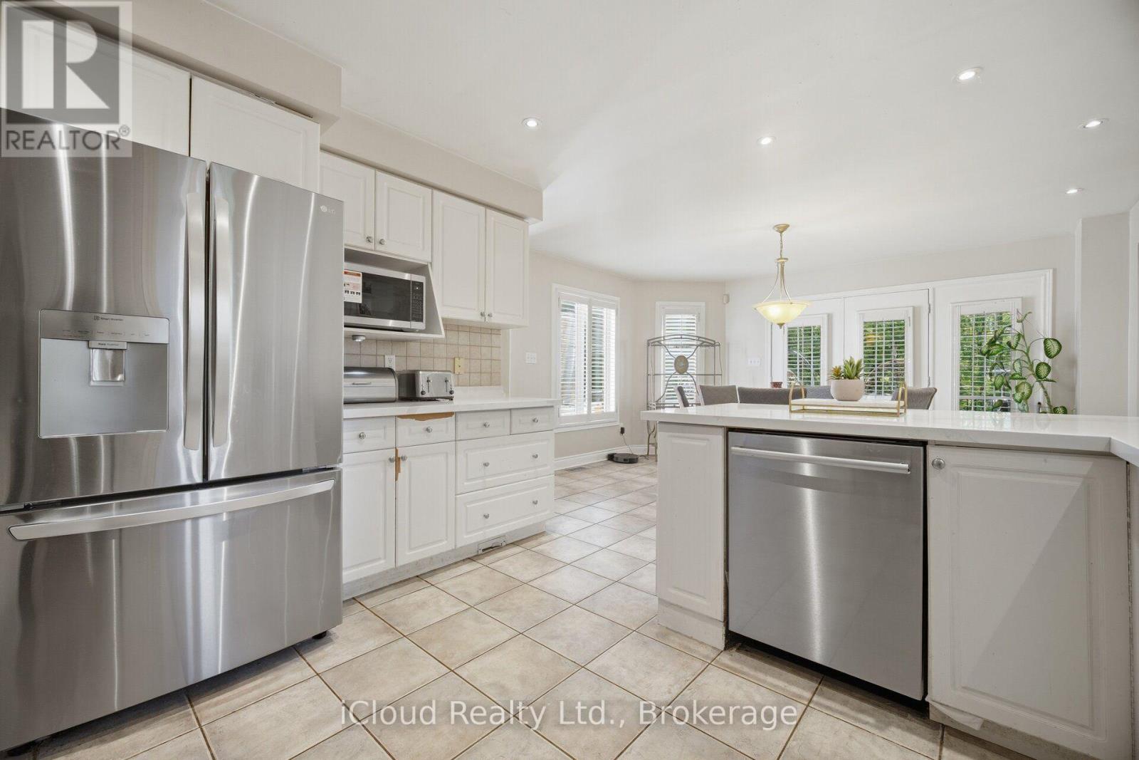 88 Southcreek Court, Hamilton, Ontario  L9K 1M2 - Photo 12 - X13575962